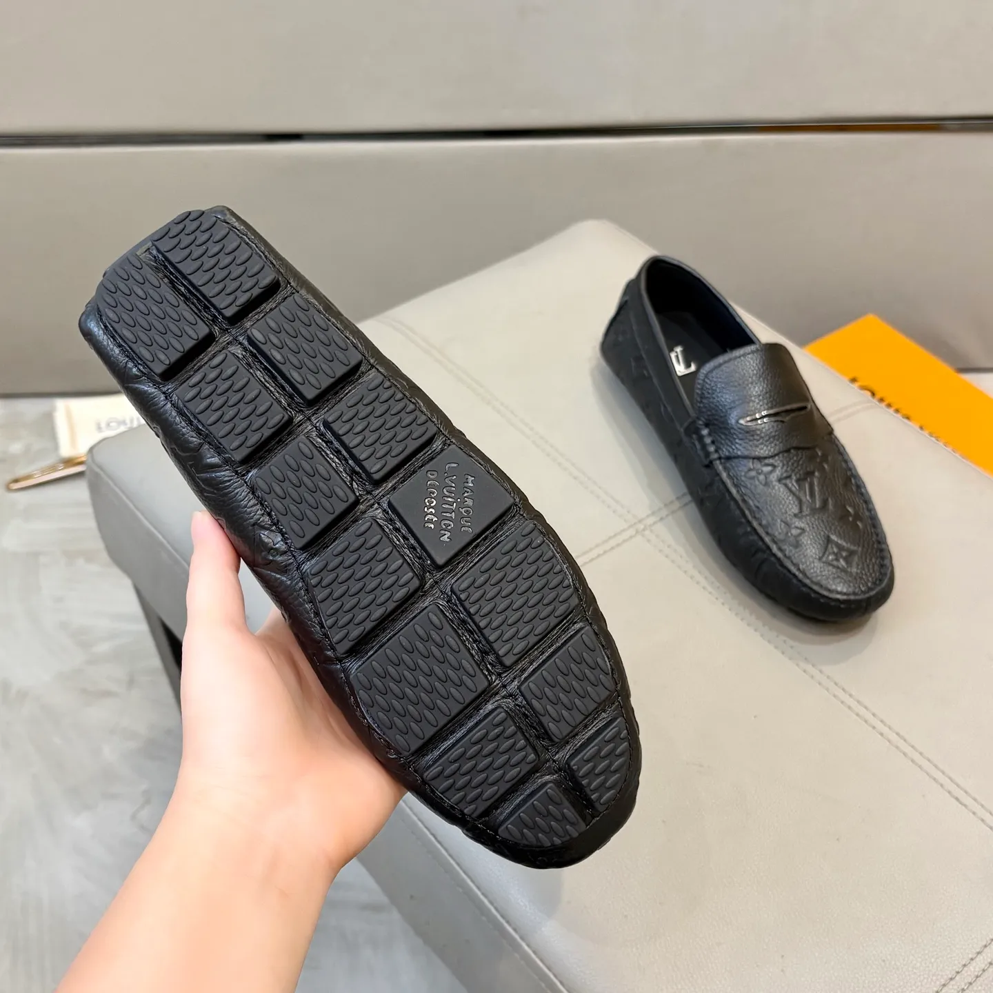 Factory price: 460💰LV men's beanie shoes 2025 official website synchronized <market top version> imported first layer litchi pattern/embossed ➕ black cowhide original packaging. Size 38-45